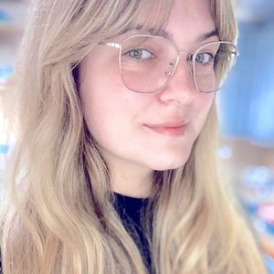 Meet your Posher, Olivia